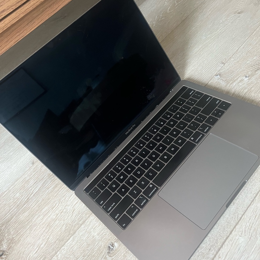 MacBook Pro - Picture 3 of 3